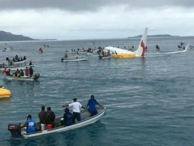Micronesia: avión con pasajeros terminó en laguna costera tras aterrizaje