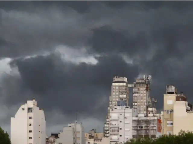 Torrencial lluvia acompañada de granizo sorprendió a Buenos Aires