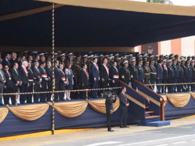 Presidente Vizcarra y Daniel Salaverry asisten a ceremonia por aniversario de la Marina