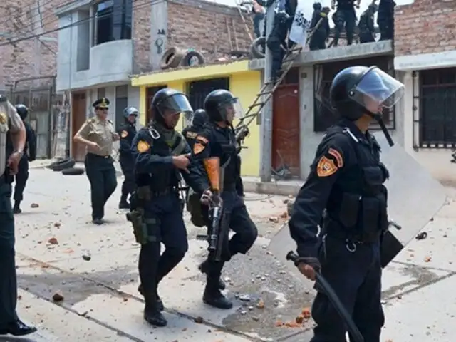 Huaral: familia que iba ser desalojada desata violento enfrentamiento con la policía