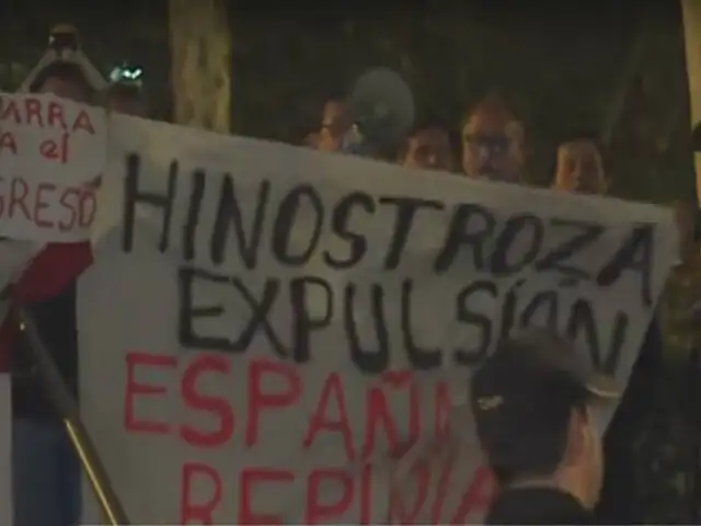 España: Peruanos protestan contra la corrupción y piden expulsión inmediata de Hinostroza