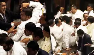 Se registró pelea entre diputados en Parlamento de Sri Lanka