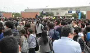 Alumnos de la Universidad Católica anuncian huelga por cobros indebidos