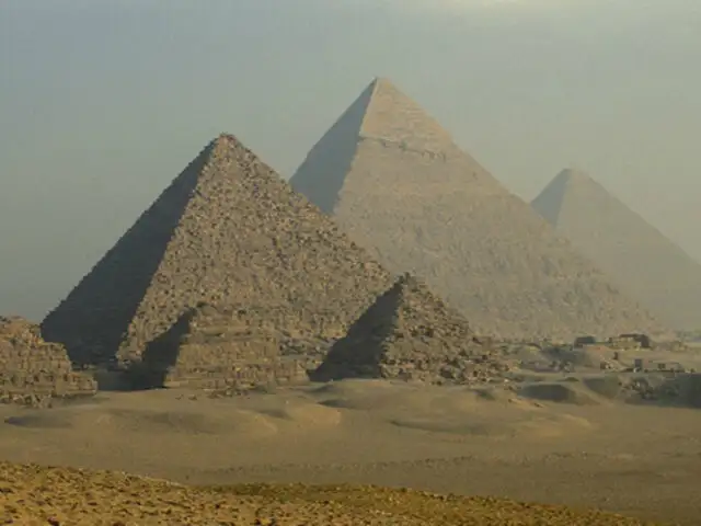 Descubren cómo los antiguos egipcios movían grandes bloques para construir las pirámides