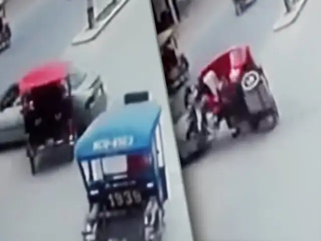 Jaen: mototaxi impacta aparatosamente contra un auto en céntrica avenida