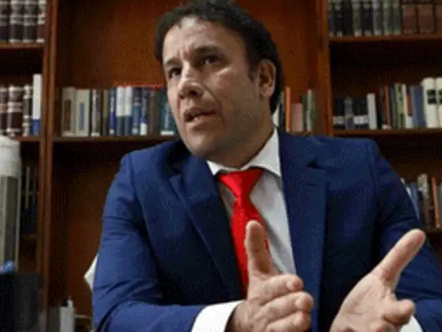 Fiscal Peña Cabrera denuncia mal manejo del caso de pagos ilegales en Andorra