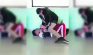 México: cámaras graban el preciso instante que profesor golpea a alumno en plena clase