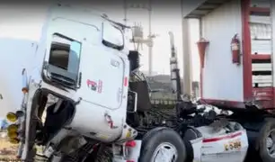 Atención conductores: despiste de tráiler bloquea carretera Panamericana Norte