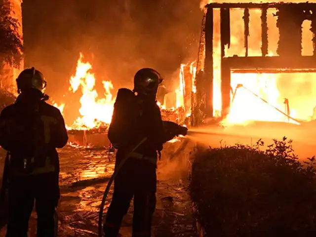Voraz  incendio deja 17 familias damnificadas en Ica