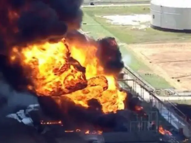 Reportan incendio de grandes proporciones en refinería de Manguinhos en Brasil