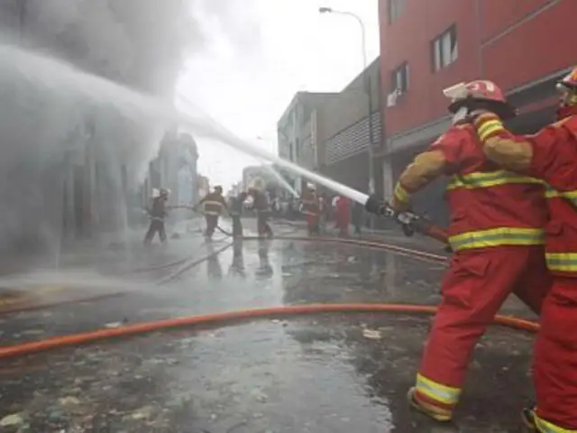 Ministerio del Interior ordena investigación por compra de equipos inservibles para bomberos