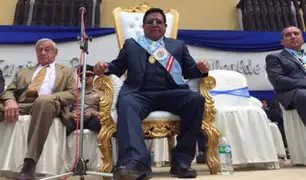 Alcalde cajamarquino exigió un trono para su juramentación