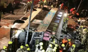Tailandia: seis muertos y 50 heridos deja accidente de autobús