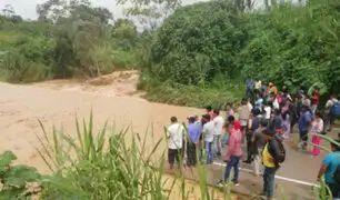 Junín: desborde de río Shankivironi bloqueó carretera en Chanchamayo