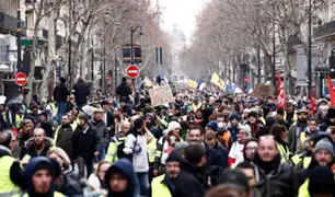 Violentas protestas de los “chalecos amarillos” paralizan Francia