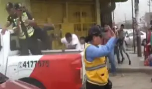 Mototaxistas informales se enfrentan a pedradas a serenos en Huaycán