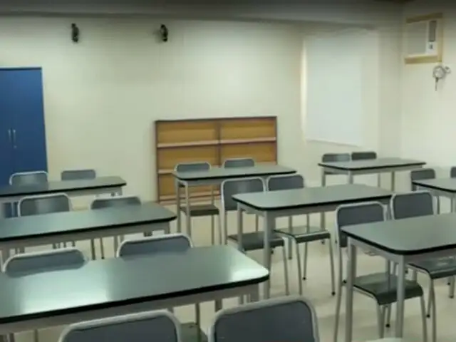 Colegio Franco Peruano asegura que alumnos estudian en aulas prefabricadas