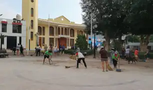 Arequipa: vecinos de  Aplao limpian su Plaza de Armas tras huaico