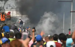 Crisis en Venezuela: queman tres camiones que trasladaban ayuda humanitaria