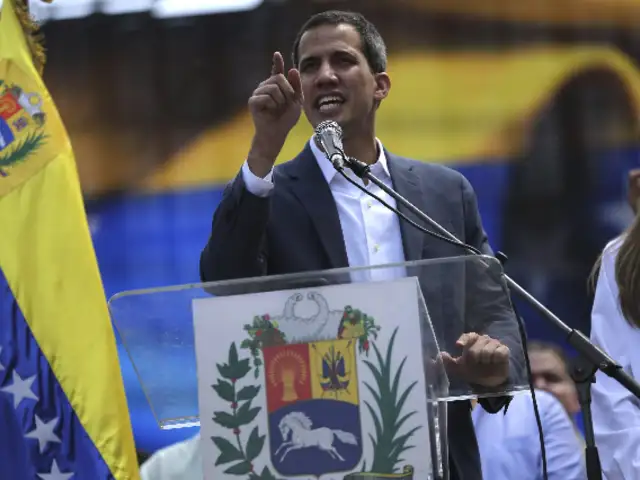 Guaidó denuncia que Maduro intenta mover USS1.200 millones hacia Uruguay
