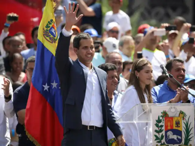 Juan Guaidó insta a militares venezolanos a dejar de apoyar a Nicolás Maduro