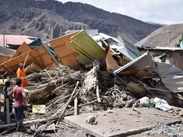 Tacna: rescatan en medio de los escombros a poblador de Mirave