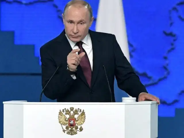 Vladimir Putín afirma que Armada Rusa puede responder a “cualquier agresor”