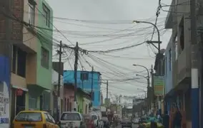 Cables en calles de Lima son un peligro para ciudadanos