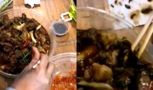 Insólito: mira lo que encontró esta mujer en su comida delivery [VIDEO]