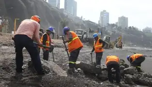 Miraflores: retiran escombros, estructuras de cemento y fierro en playa Redondo