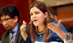 Karina Beteta denuncia por agresión a Daniel Salaverry ante comisión de Ética