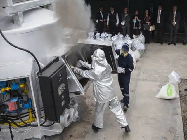 Autoridades incineran más de 13 toneladas de droga en Ate