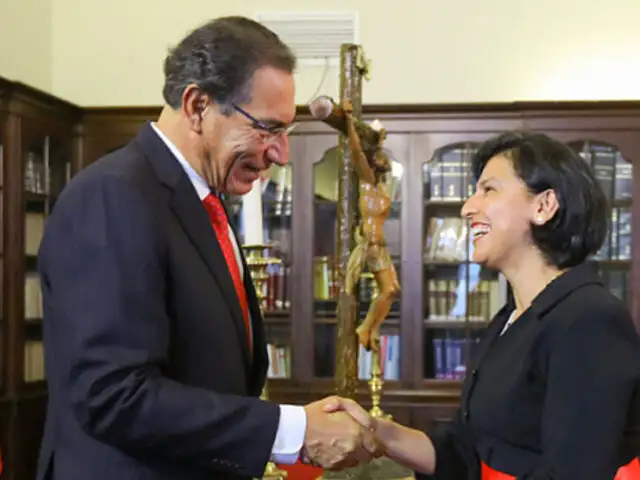 Martín Vizcarra tomó juramento a ministra de Trabajo