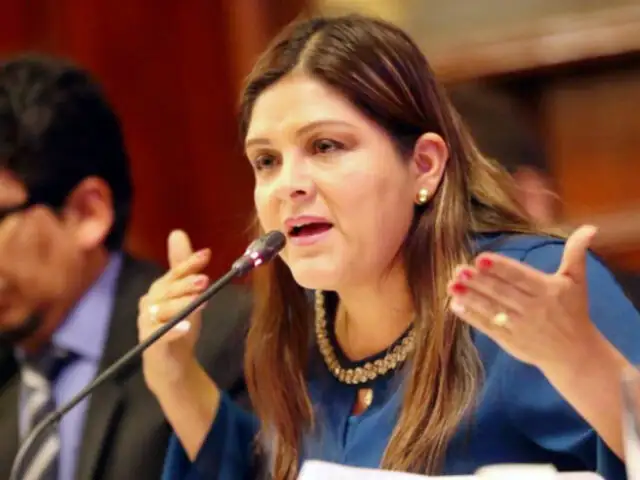 Karina Beteta denuncia por agresión a Daniel Salaverry ante comisión de Ética