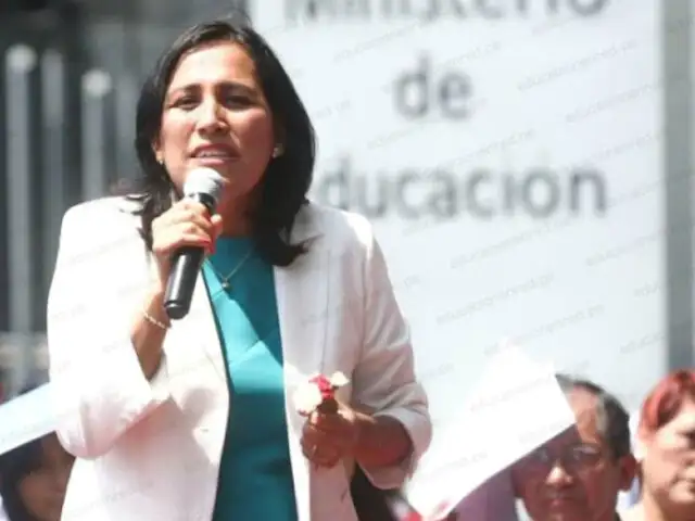 Investigan penalmente a ministra de Educación, Flor Pablo Medina