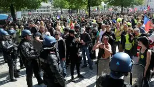 Al menos 70 detenidos deja protesta de "chalecos amarillos" en París