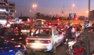 Surco: caos y desorden genera tráfico vehicular en el Óvalo Higuereta