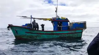 Capturan a tres pesqueros peruanos que operaban ilegalmente en territorio chileno