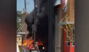 EEUU: camioneta explota en un local de comida rápida