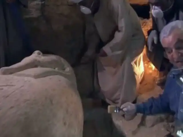 VIDEO: abren sarcófago egipcio en programa de televisión en vivo