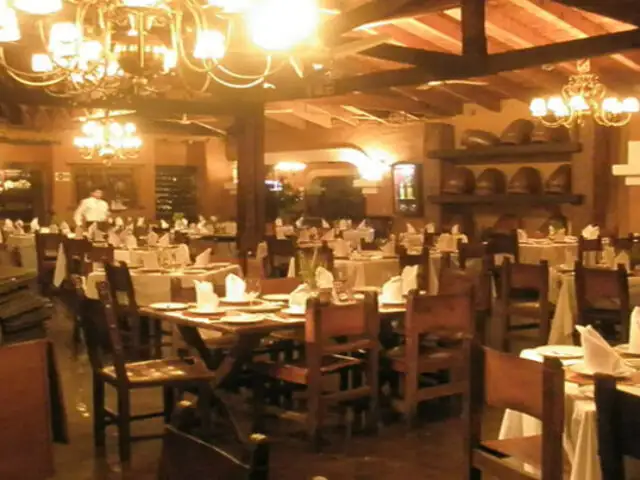 Extrabajadores y socios denuncian por fraude a dueño de restaurante La Carreta