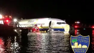FOTOS: avión con 136 pasajeros cayó a un río en EEUU