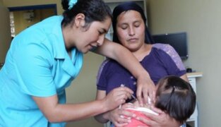 EsSalud inicia campaña de vacunación a nivel nacional