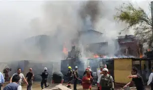 Huancavelica: captan instante en que corto circuito causa incendio en inmueble