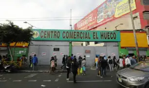 Clausuran centro comercial 'El Hueco' por falta de medidas de seguridad