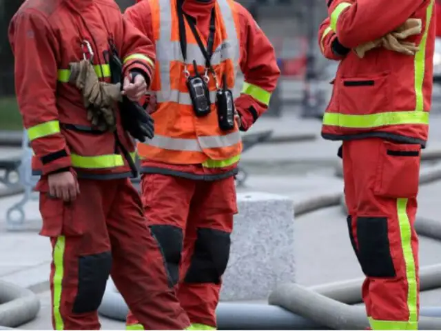 Justicia francesa liberó a bomberos acusados de violar a joven noruega
