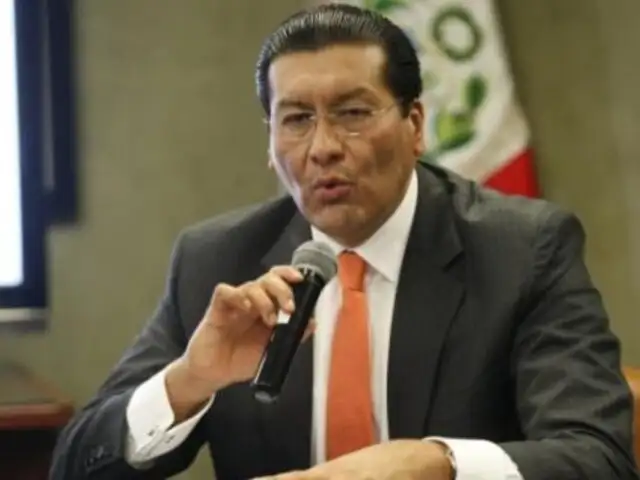 Poder Judicial dicta impedimento de salida del país para exministro Carlos Paredes