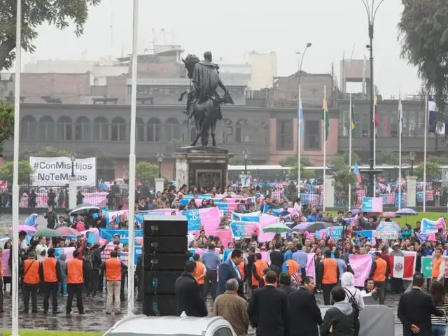 Con mis hijos no te metas: manifestación en Plaza Bolívar tenía permiso