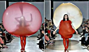 Diseñador crea globos gigantes que se convierten en increíbles vestidos