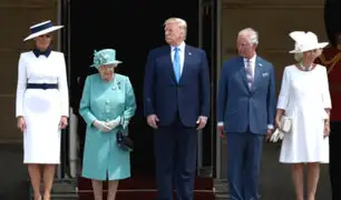 Reina Isabel II recibe a Donald Trump en Palacio de Buckingham